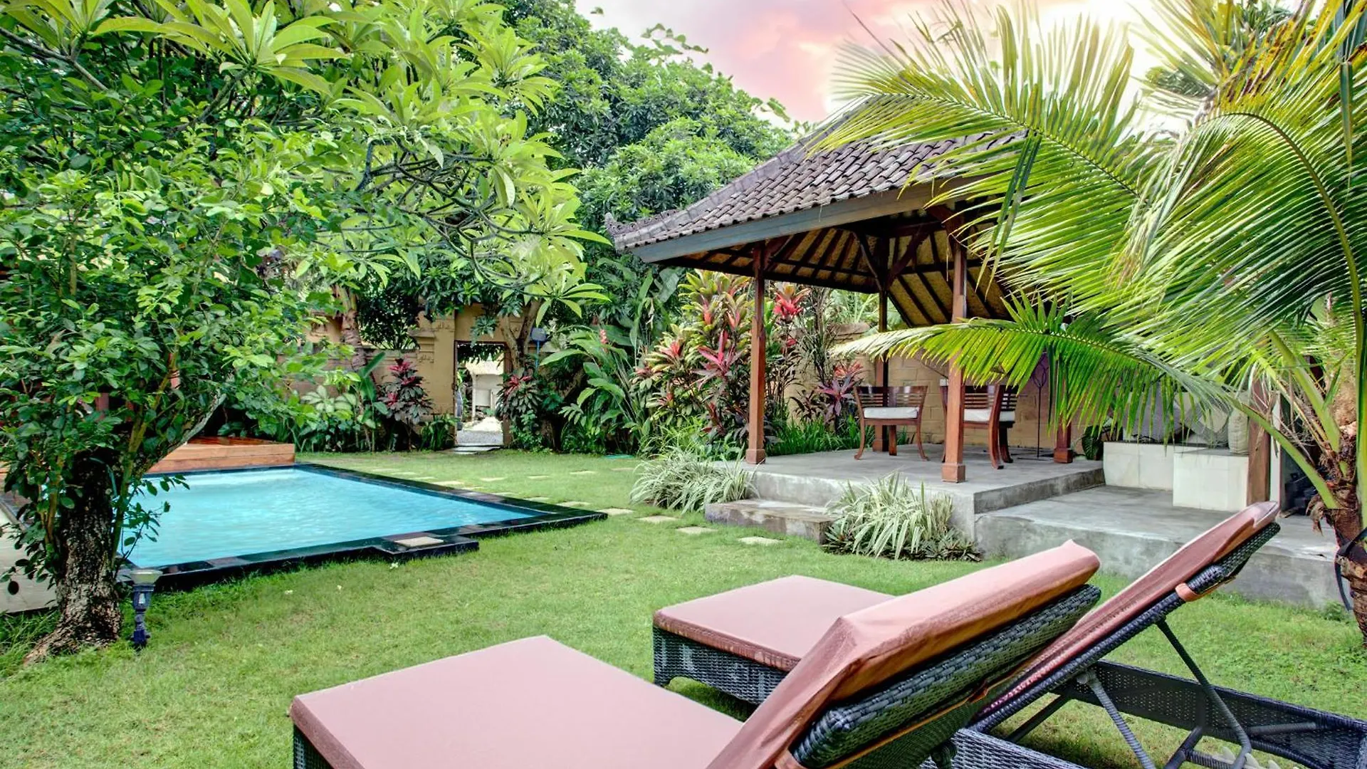 Villa Taman Rahasia, Sitara Villa Group Seminyak Indonesien