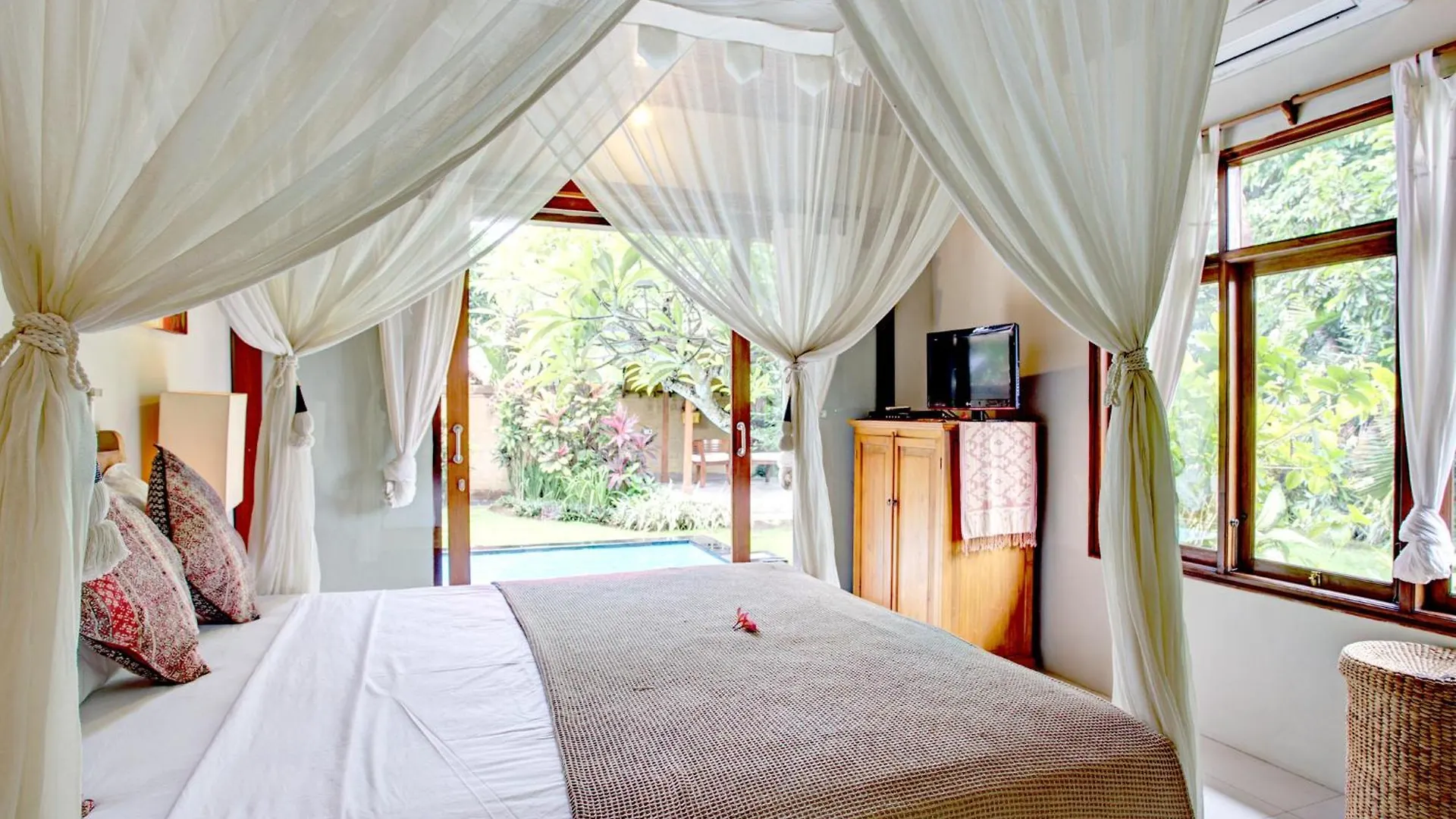 Villa Taman Rahasia, Sitara Villa Group Seminyak  0*, Seminyak (Bali)